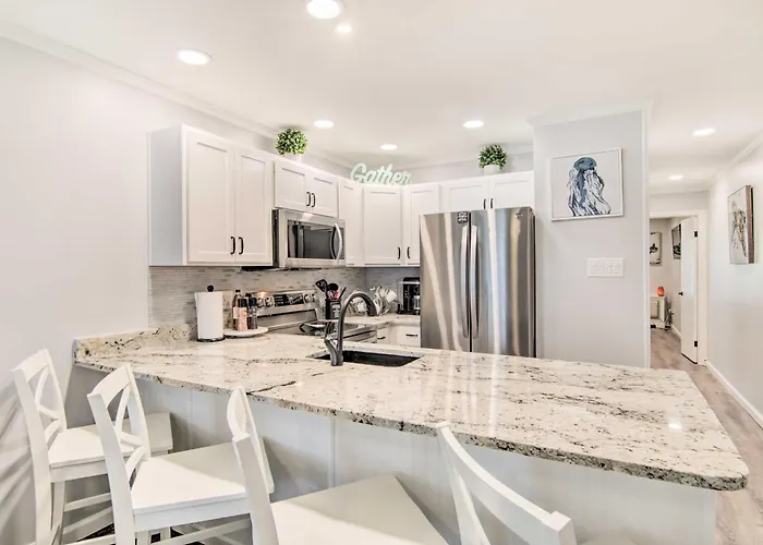 Stroll To Shore Condo With Pool In Ocean City!