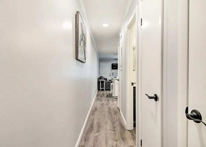Stroll To Shore Condo With Pool In Ocean City! Apartment Ocean City