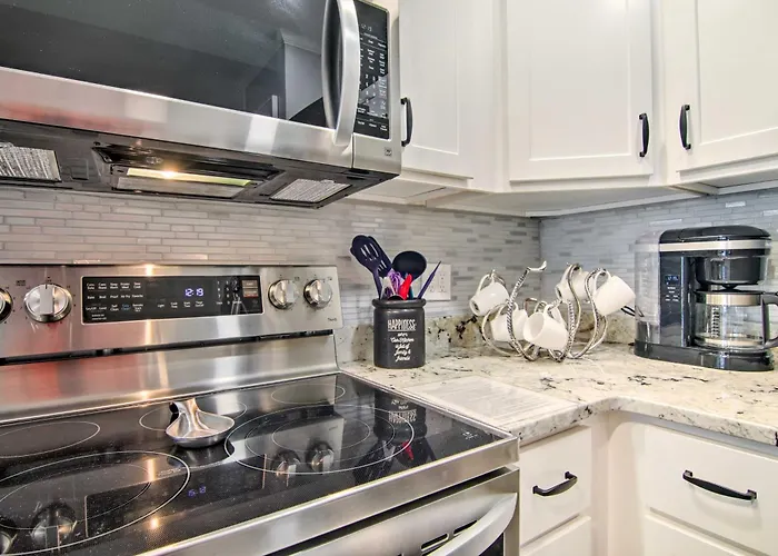 Stroll To Shore Condo With Pool In Ocean City! Apartment Ocean City